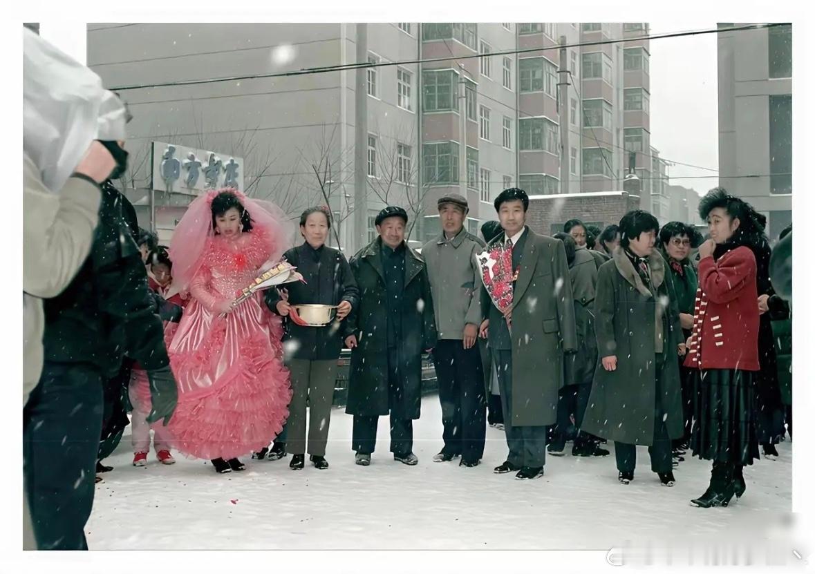 不懂就问，三十年前这样的婚礼放全国算能是什么水平？