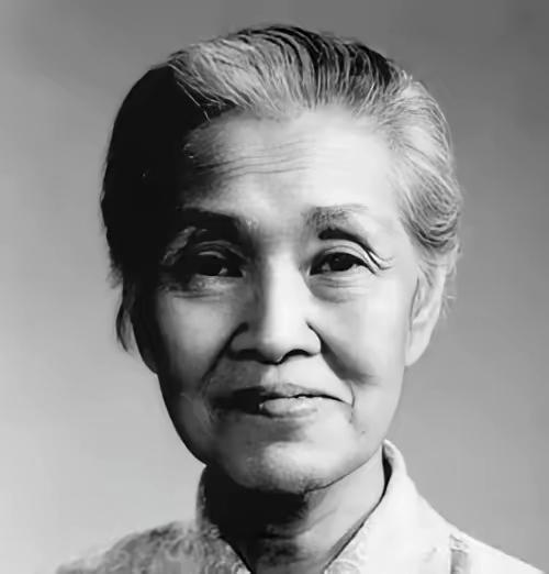 确诊宫颈癌准备切除子宫，林巧稚拦住手术：先出院，责任我全担1964年协和医