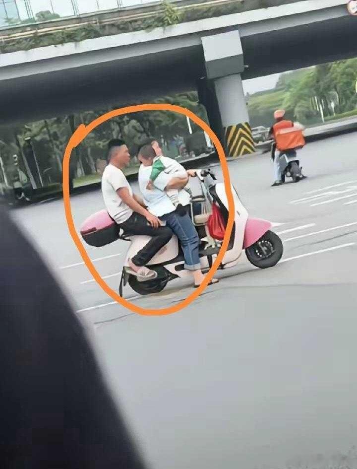 看着挺像一个人撑起一个家