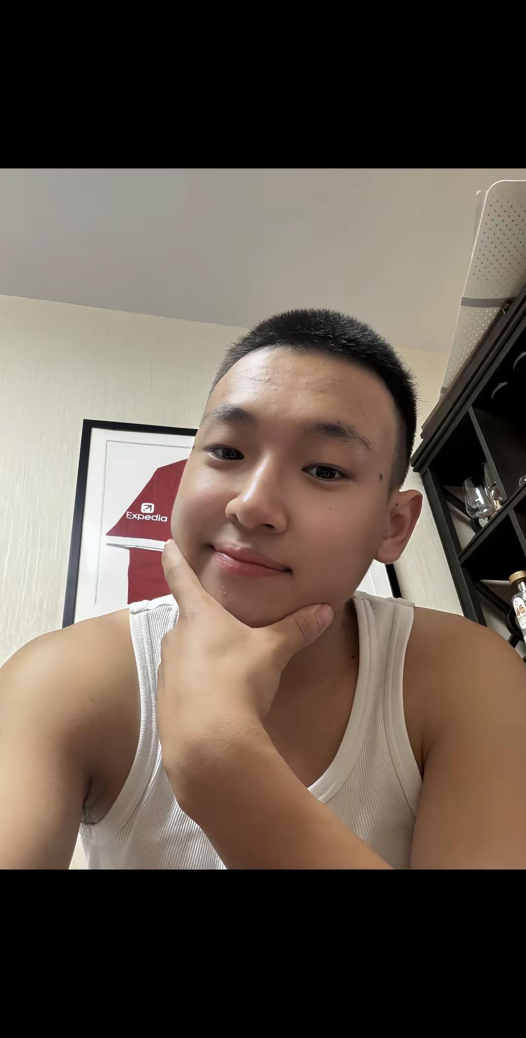 圆寸男孩