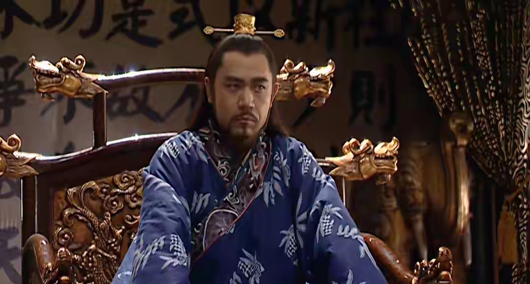 不是严嵩一倒，大明朝就没钱了，而是大明朝本来就没钱了，严嵩一直想尽办法给搞钱，最后搞不到钱了才被清算