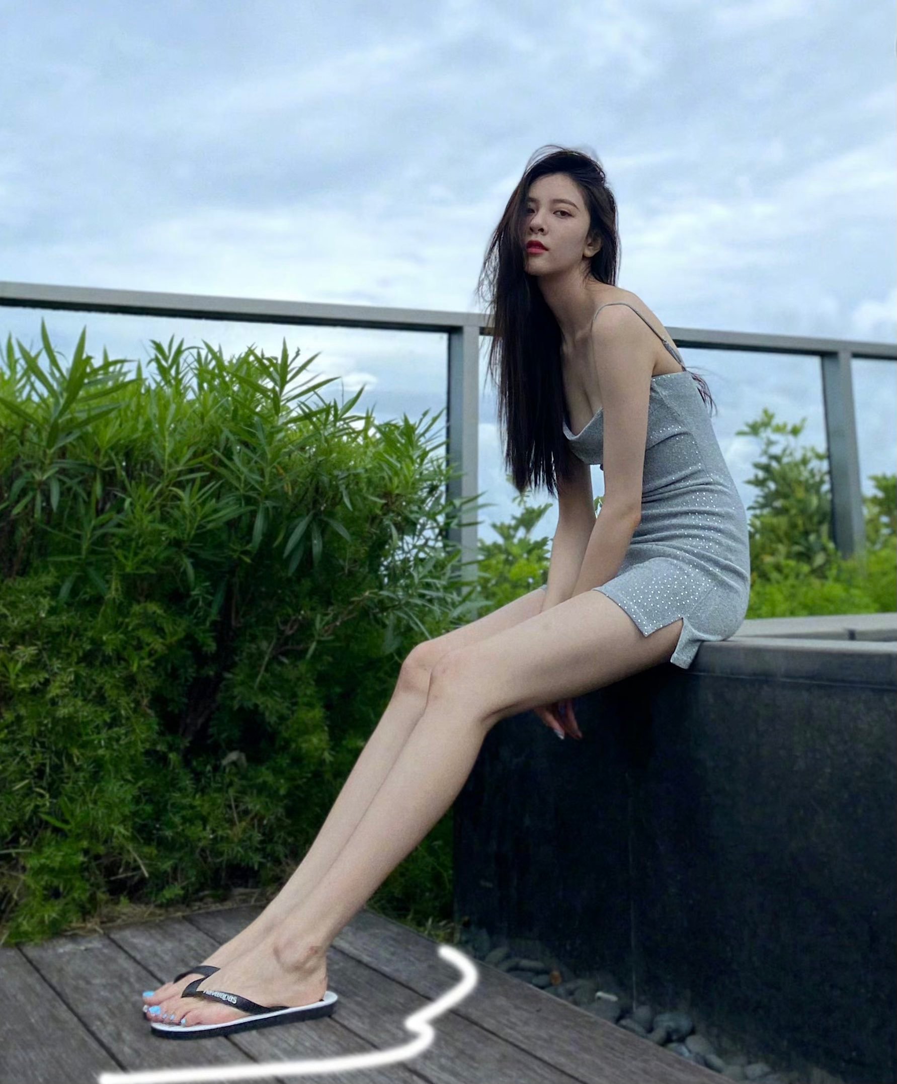 宋妍霏x长腿人字拖[玫瑰]​​​