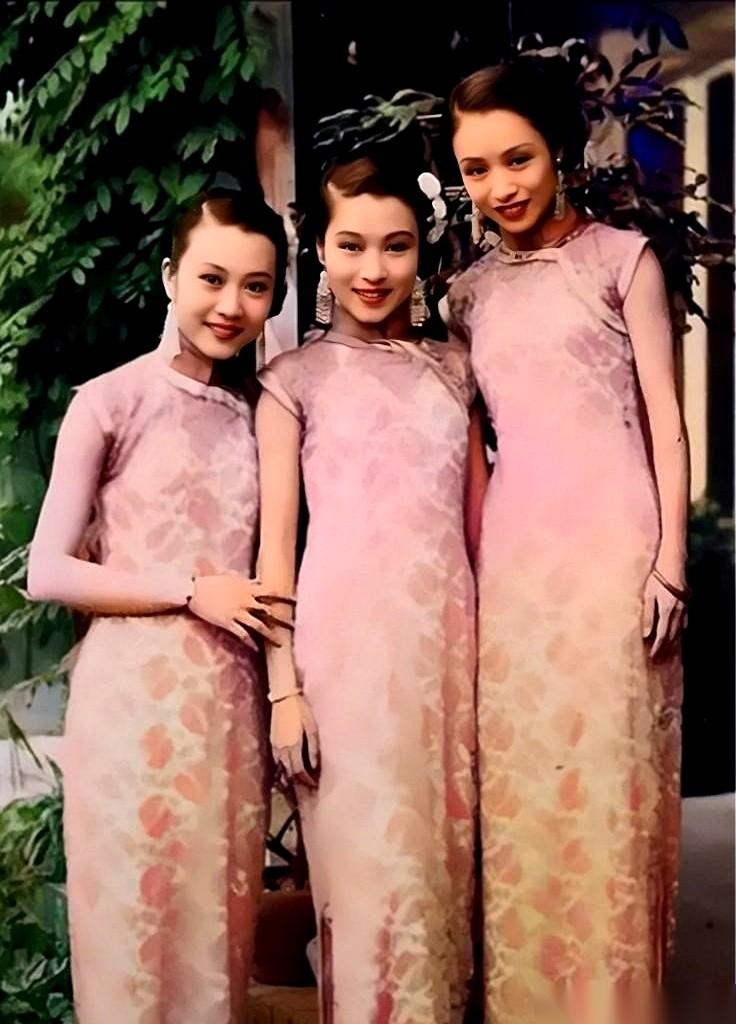 1937年，上海百乐门。乍一看，以为是哪个电影剧照，以为是又一场浮华旧梦。可