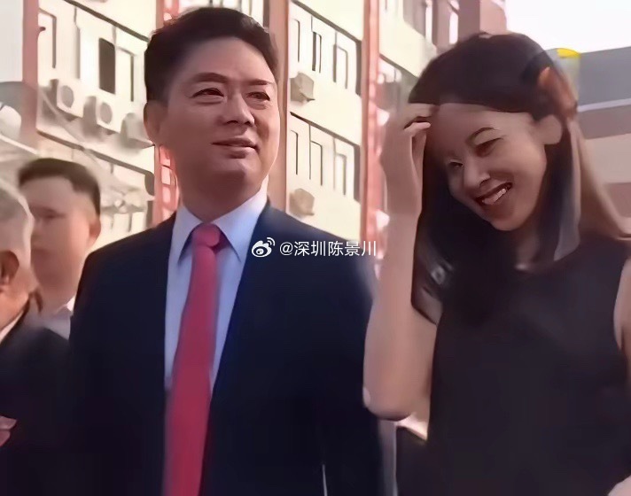 为什么男人都想成为刘强东？很简单，男人一生最风光、最骄傲的事儿他全干了。1992
