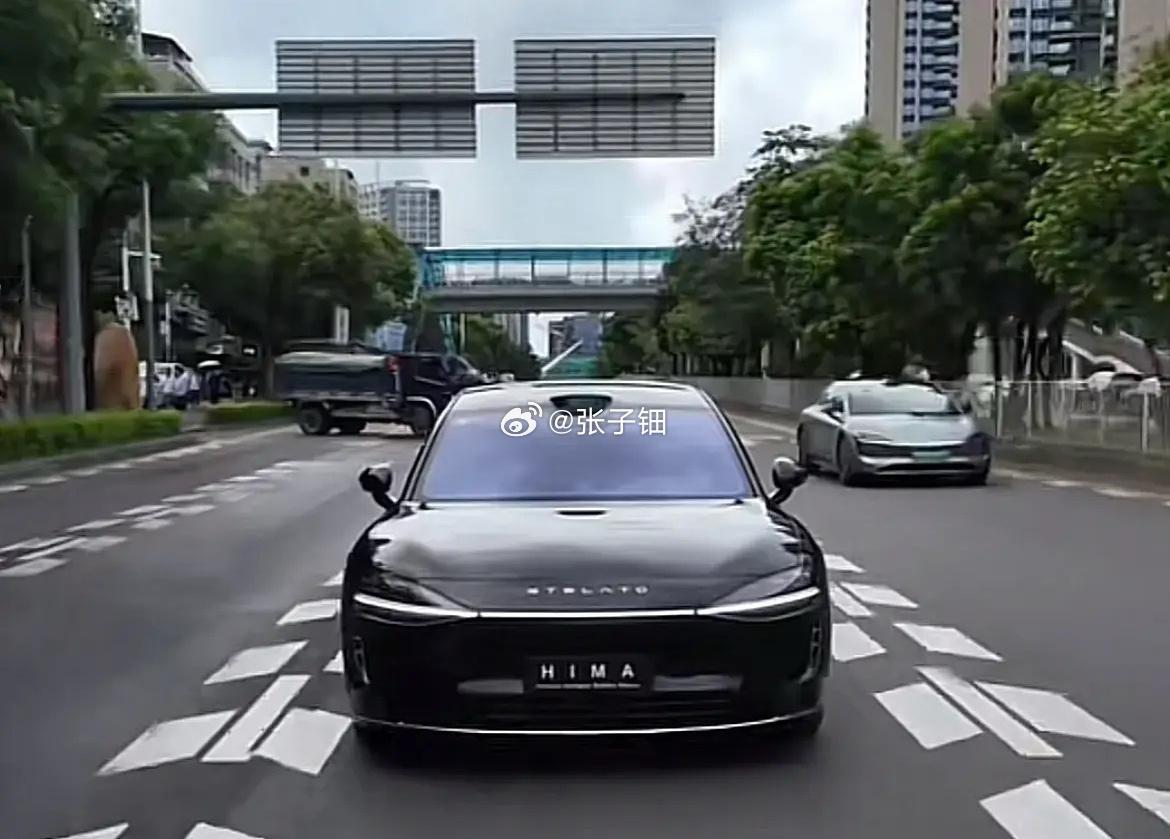即便是遇到奔驰宝马，享界S9也是气势如虹​​​