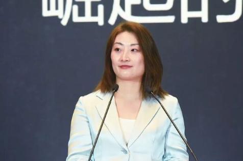 2026年5月11日，宏胜饮料突发人事震荡，宗馥莉罢免销售总经理吴汀燕，重构销售