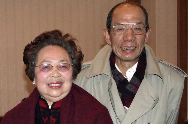 魏宗万的讣告有些“与众不同”，不过由此也能看出，他对妻子的爱是无私的，同时，他对