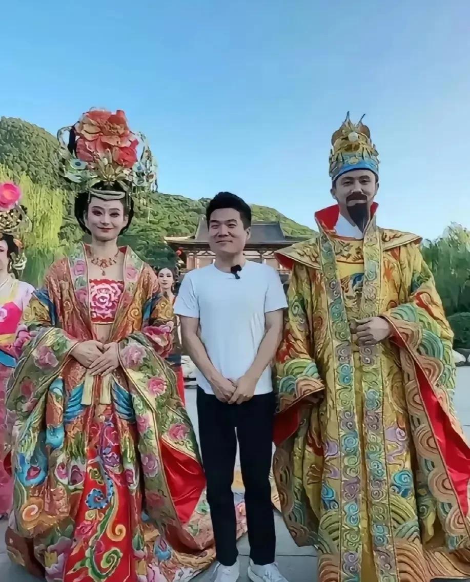 最高峰7万人？我又错过了什么？#董宇辉#昨晚前脚看完董宇辉推荐的《长安的荔枝
