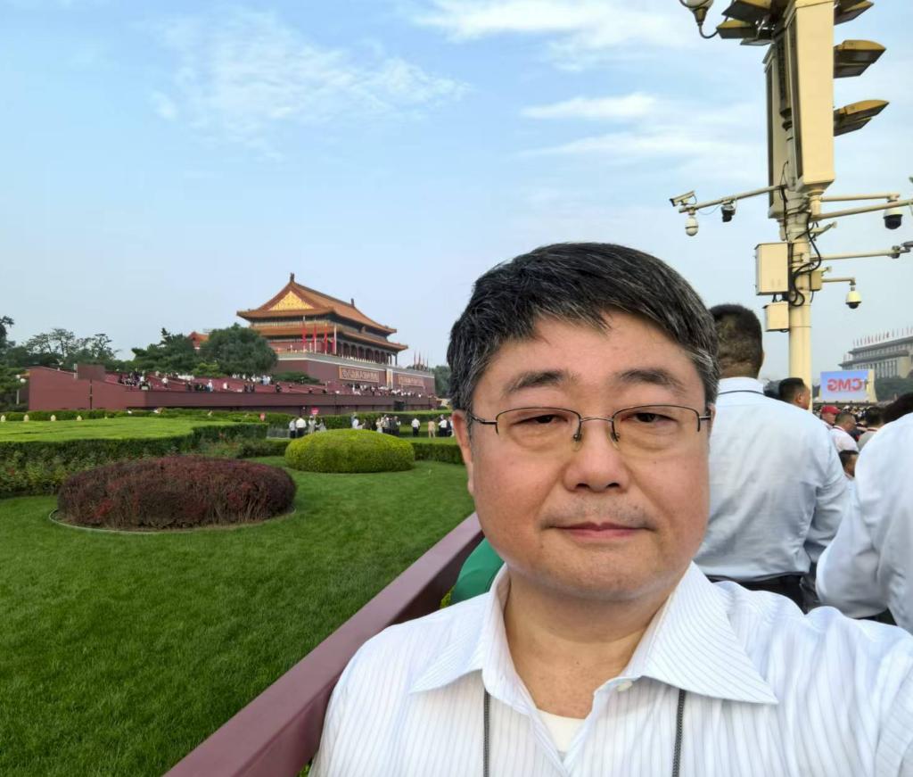 统派“小舰长”吕礼诗在张延廷的节目中愤怒开炮：吃饭砸锅的不只有蔡康永，王伟忠也是