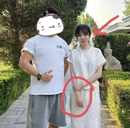 王晓晨这波操作，真的有点让俞灏明“打脸”了，网友偶遇王晓晨晒出合影，结果