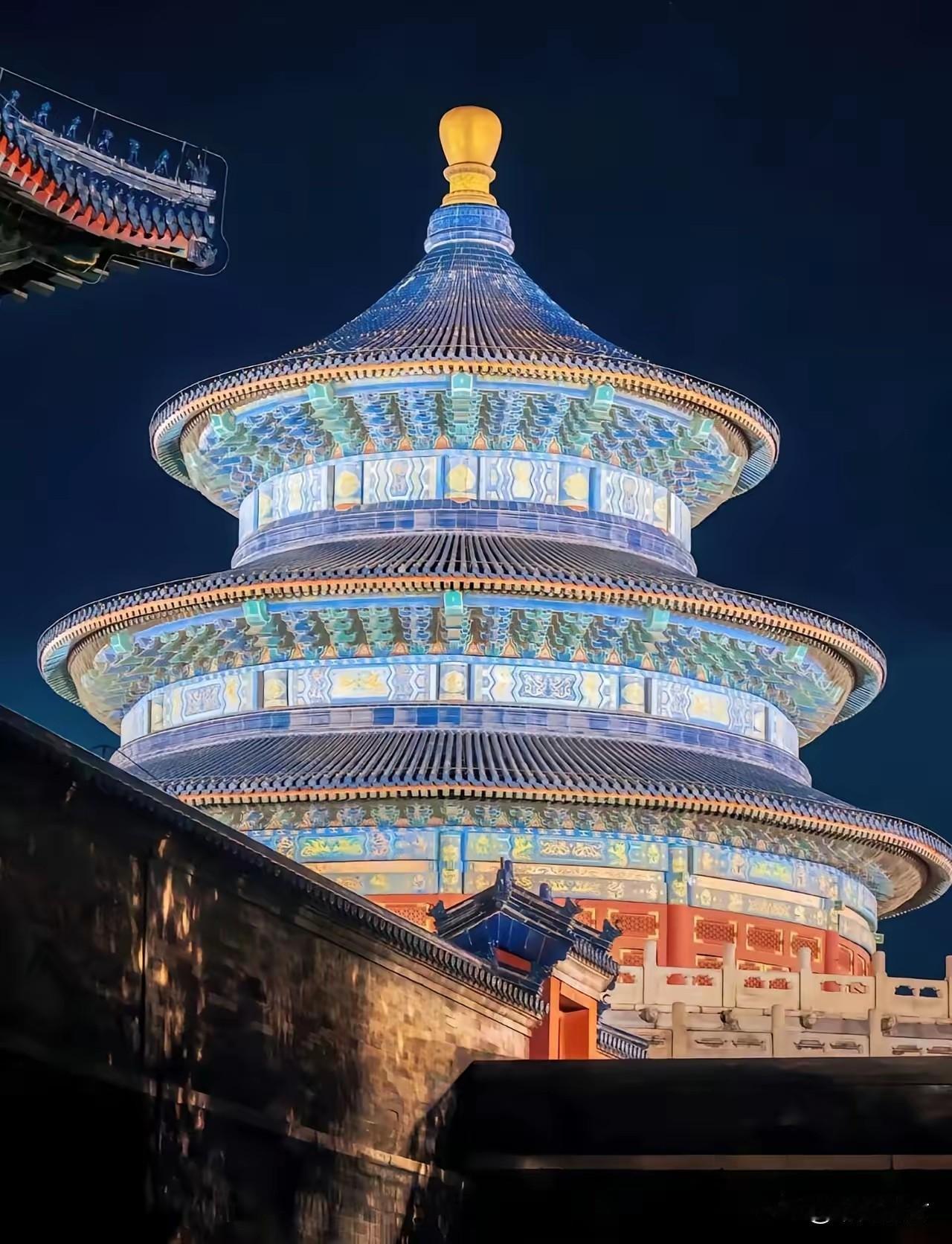 夜晚的天坛，精妙绝伦，太美了！我差点以为穿越了说真的，活了这么多年，白天去过
