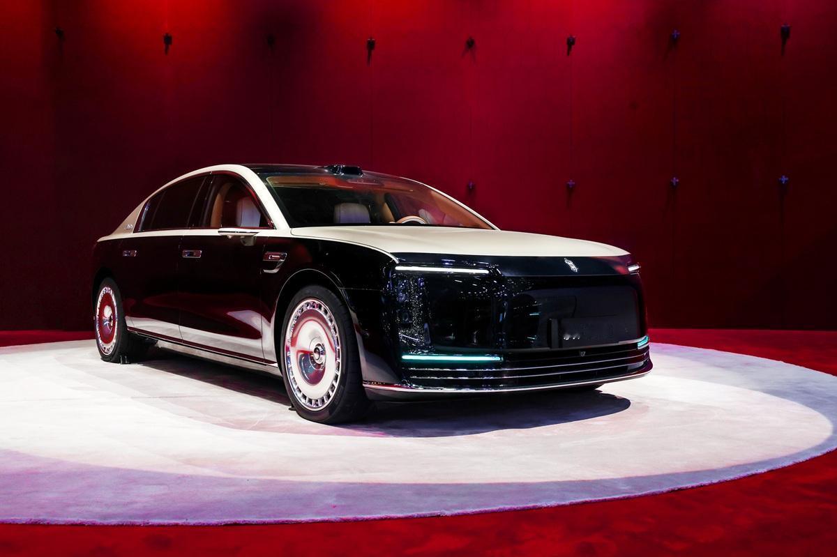 尊界S800交付1.6万台，200万级旗舰轿车即将来临2026北京车展，余承东