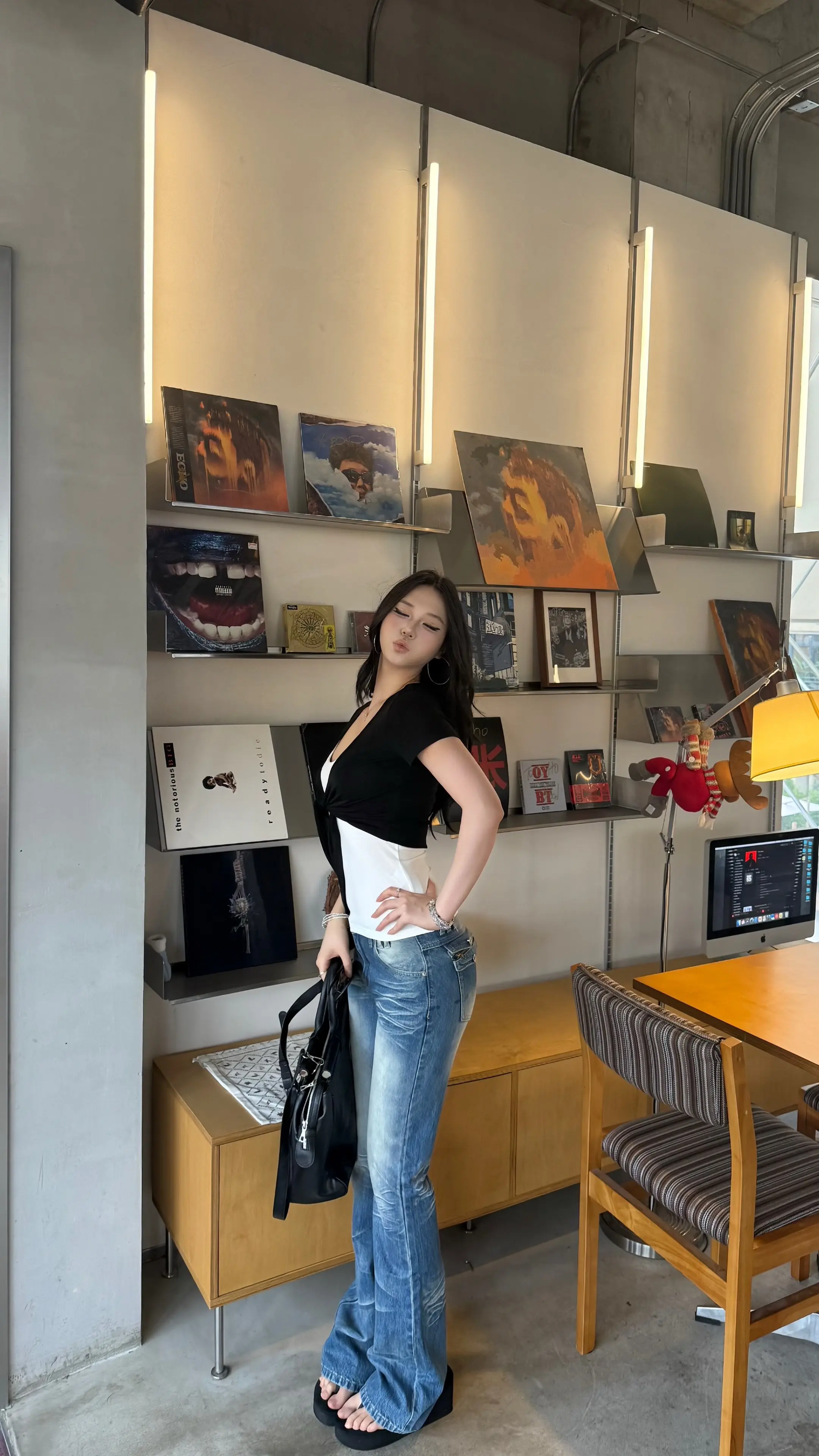 其实手机也抓不住 有时候还会砸脸上