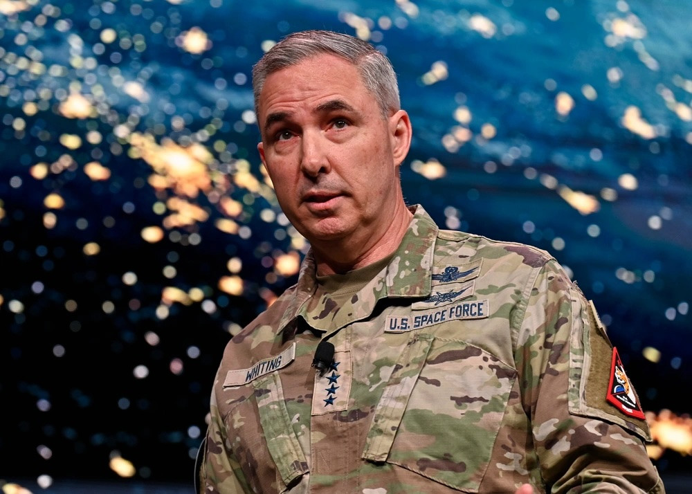 地球上有这么一个人，如果外星飞船真来过太阳系，他大概率应该知道。他叫斯蒂芬·惠廷