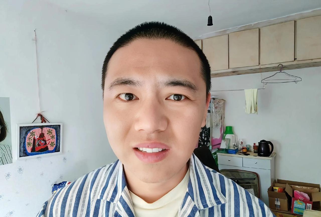 我发现自己有一个毛病，如果一个女孩子很友好的和我聊天，我就会觉得这个女孩子喜欢我