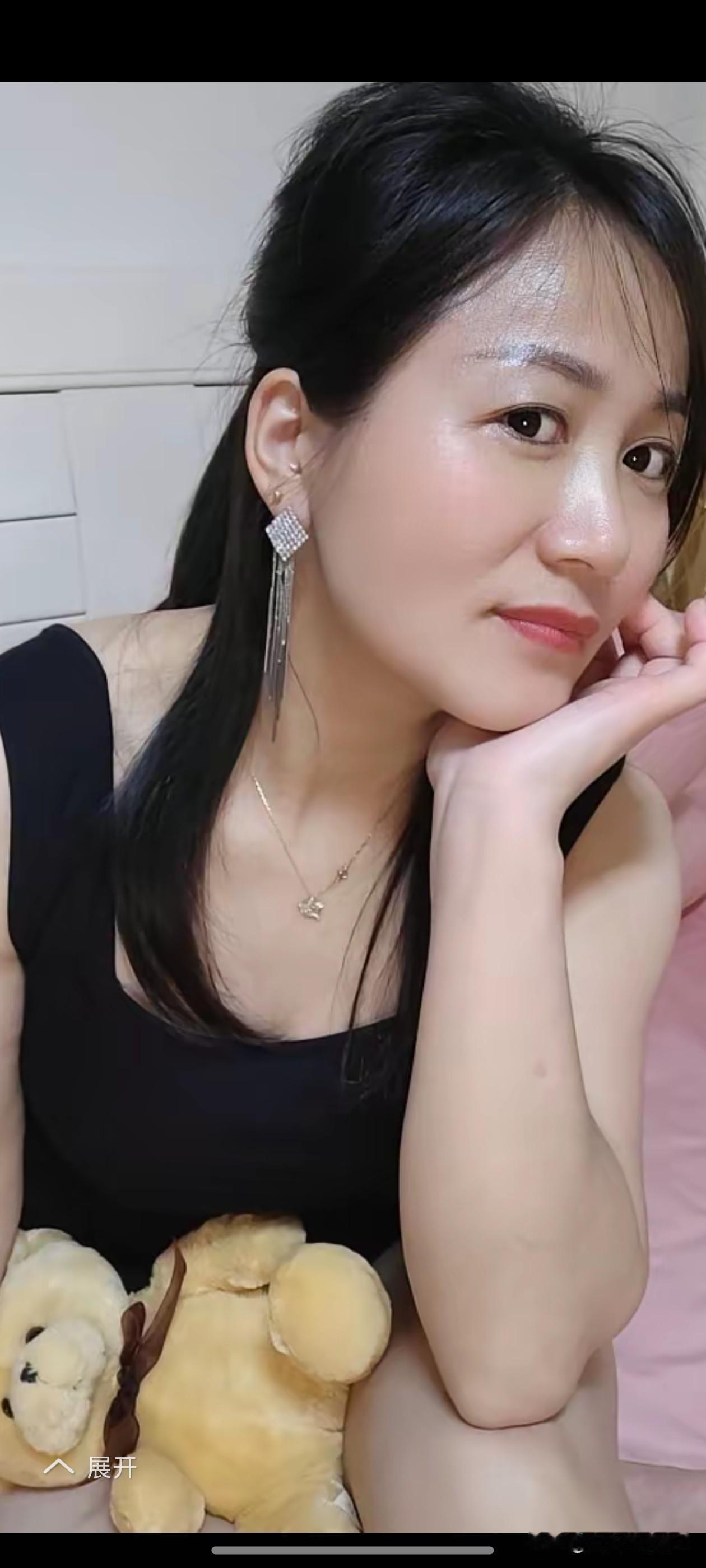 女人味十足，爱分享，