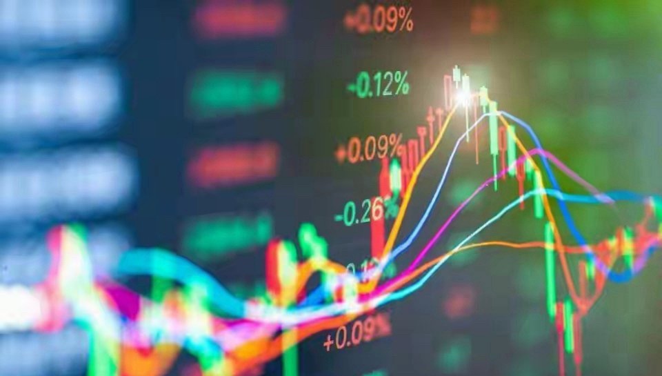 散户复盘误区：只盯个股涨跌，不懂板块梯队才是溢价核心很多散户复盘，只盯着自己手里