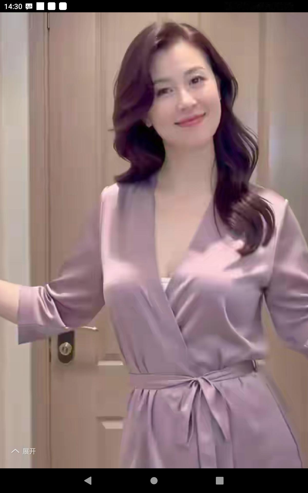 什么样的才算是美女就这样的女人就是我心中的女神啊！明天有缘再见！！！！