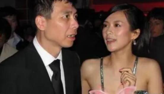 2009年，章子怡多次恳求冯小刚，希望能演《唐山大地震》，冯小刚一点没顾