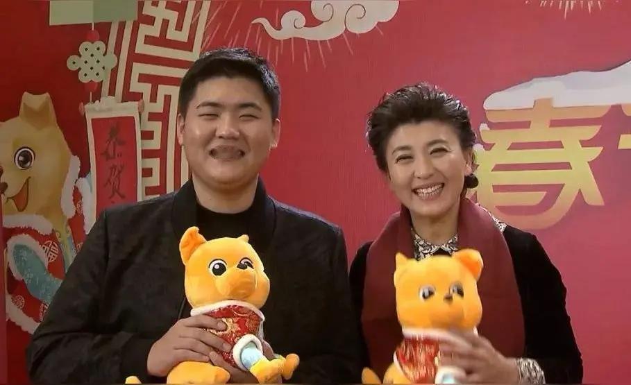 闫学晶儿子林傲霏，走后门进了中戏新疆班引起公愤。那么什么是新疆班呢？是专门儿给新