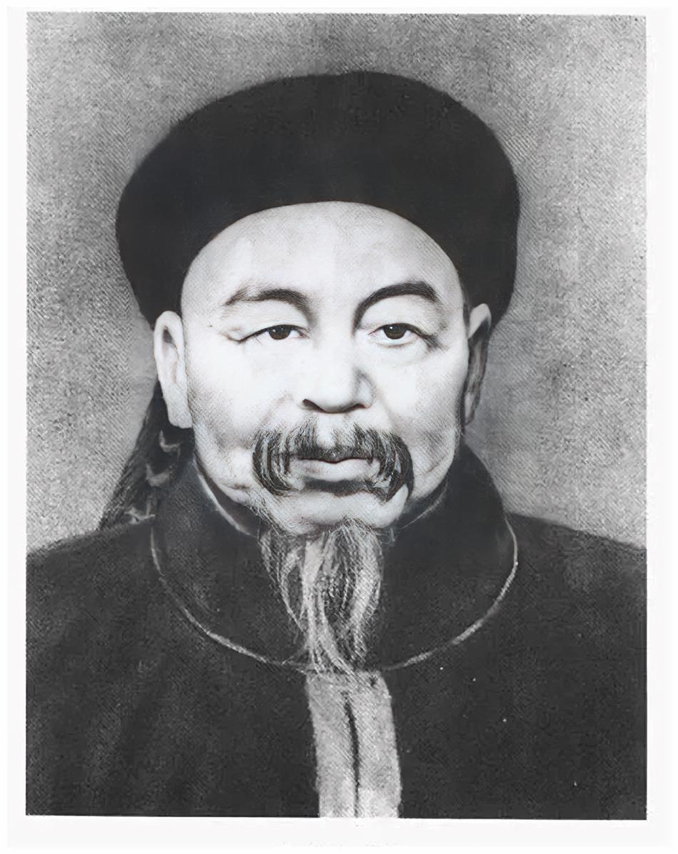 左宗棠倒插门进了周家，连生三个女儿后，妻子劝他纳妾，左宗棠死活不肯，岳母说：“要
