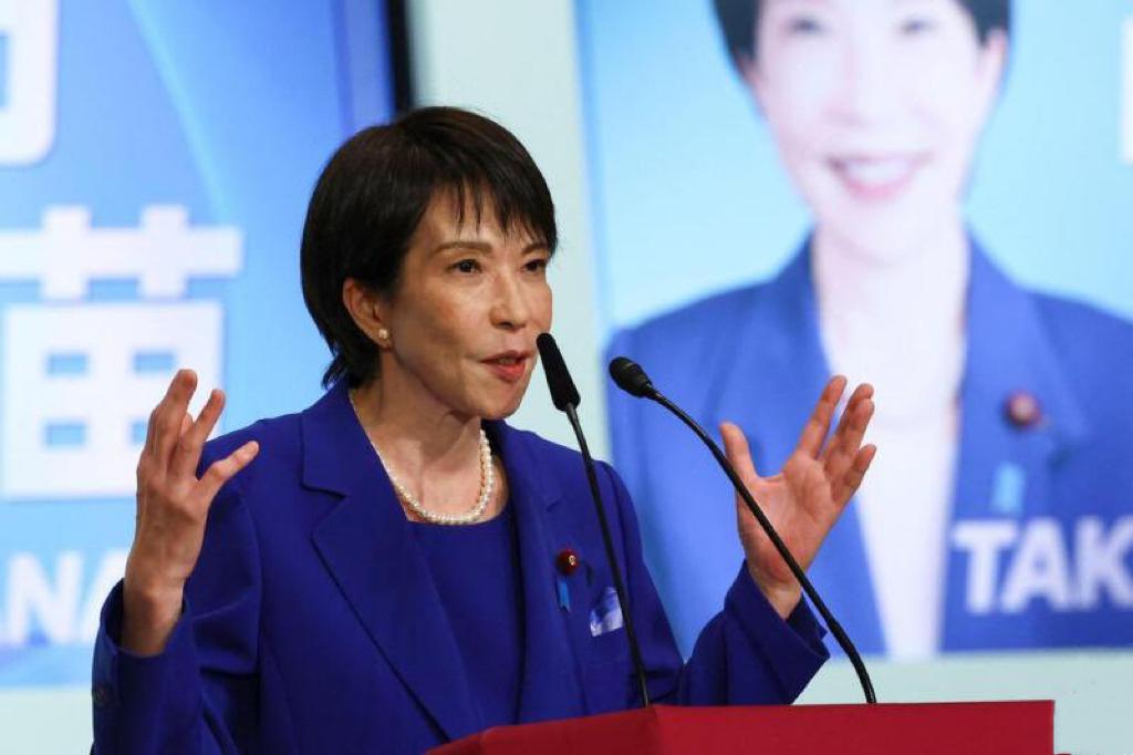 华尔街日报2月6日报道：“在登上日本政坛巅峰后，高市早苗正将其首相之位押在周日的