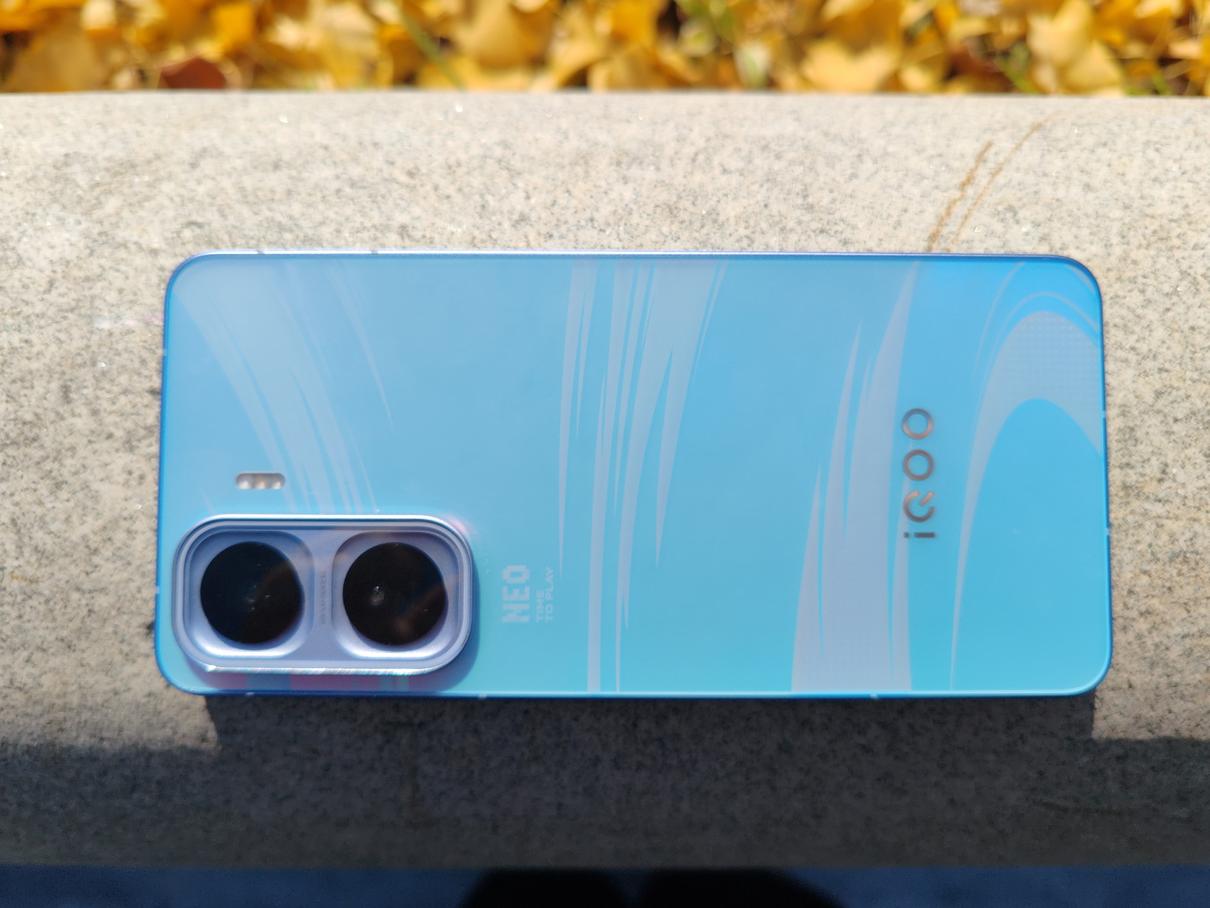 哎呀！野生的手机！！！这难道就是传说中的搭载了骁龙8至尊版+自研电