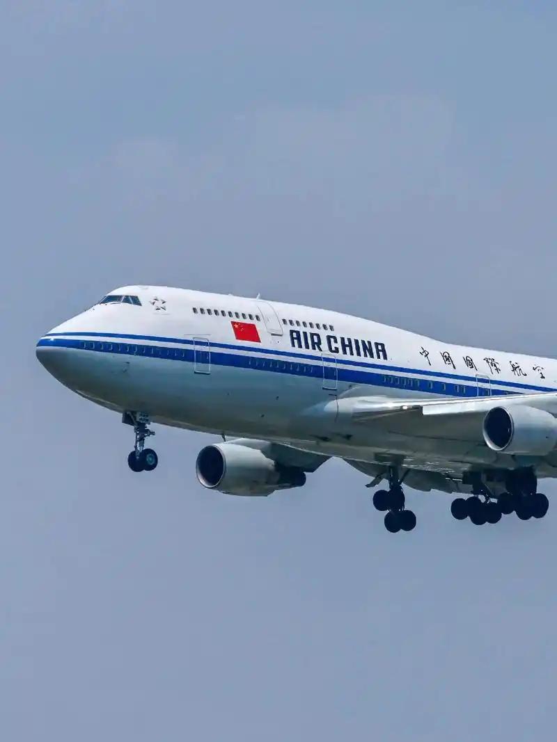 就在刚刚，中国三大航空公司突然宣布，1月26日下午，中国国航、东航、南航