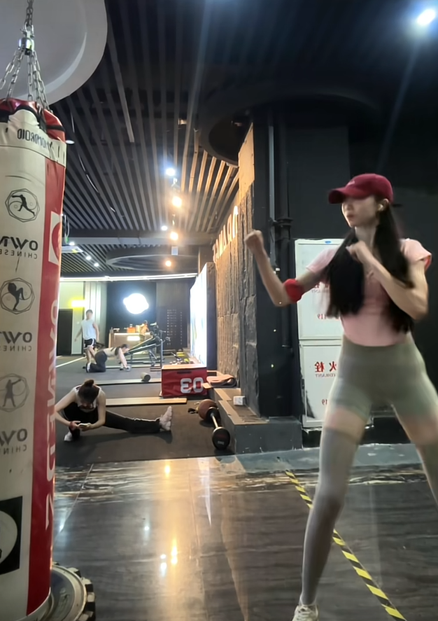 这么高的个子得付出多少努力才能练成这样啊？
