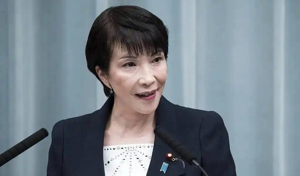 大家注意到没有？高市早苗这回对美国说“不”，反应速度比以前快了不止一倍。搁以前，