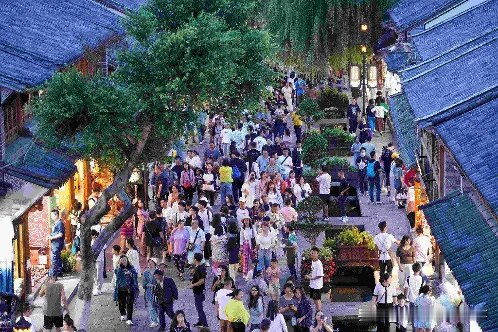🌟大理再度登顶啦！暑假一开启，大理旅游那热度简直爆棚。7月1-13日，