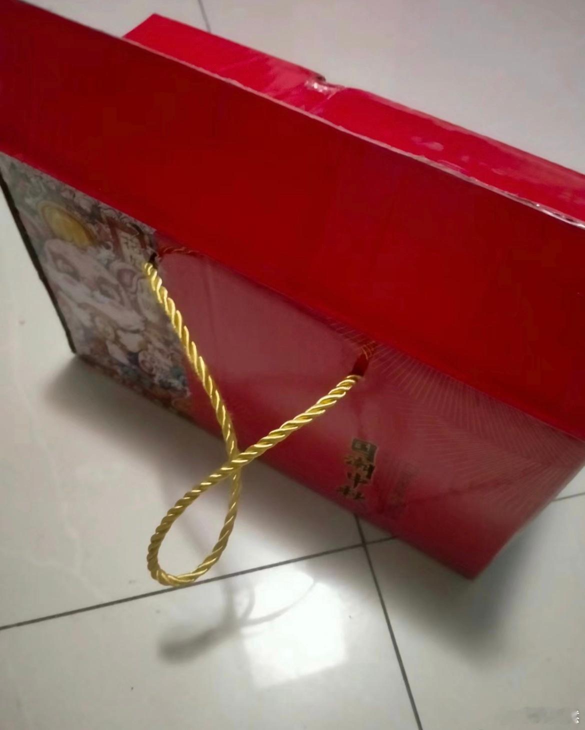公司发的月饼被同事偷走了​​​