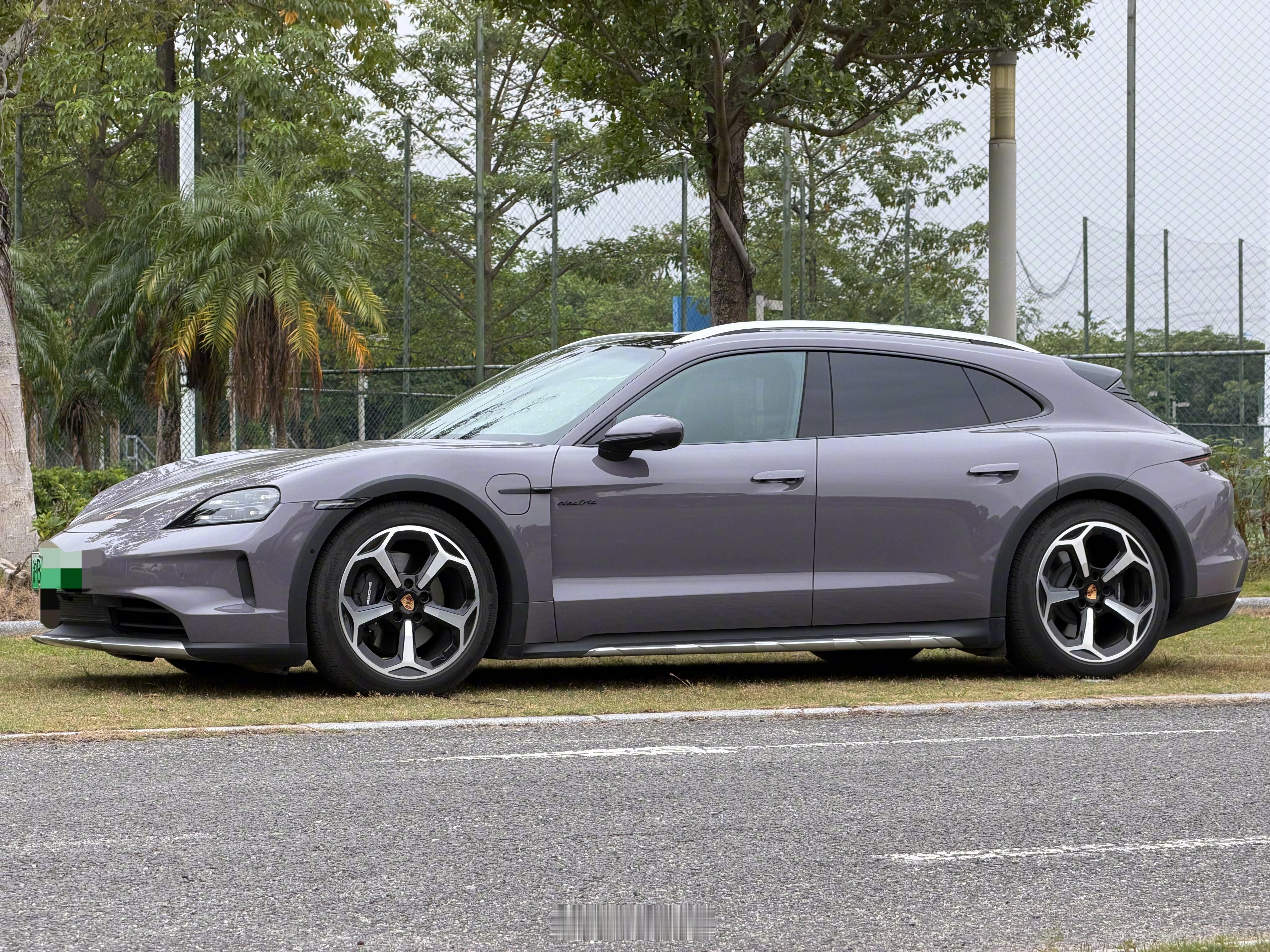 地表最帅纯电猎装，毫无抵抗力[抱抱][抱抱]🚗TaycanCrossT