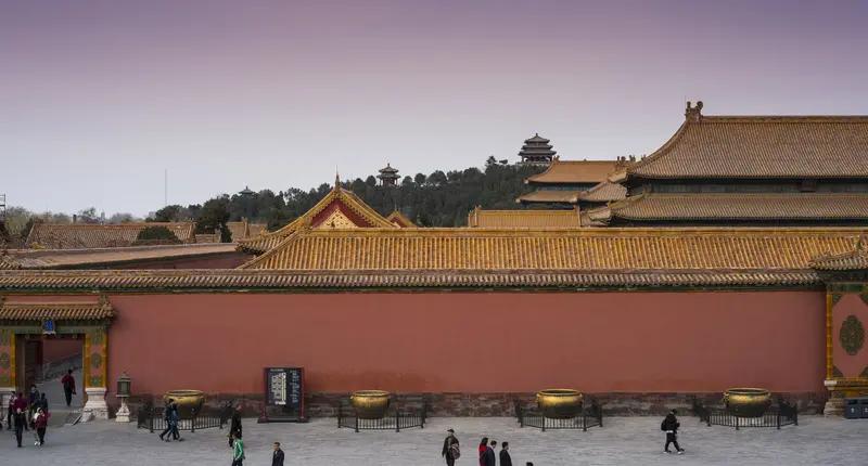 我把最吸引他们的地方分成了几类，你可以参考看看：·🌆传统门户城市（入境