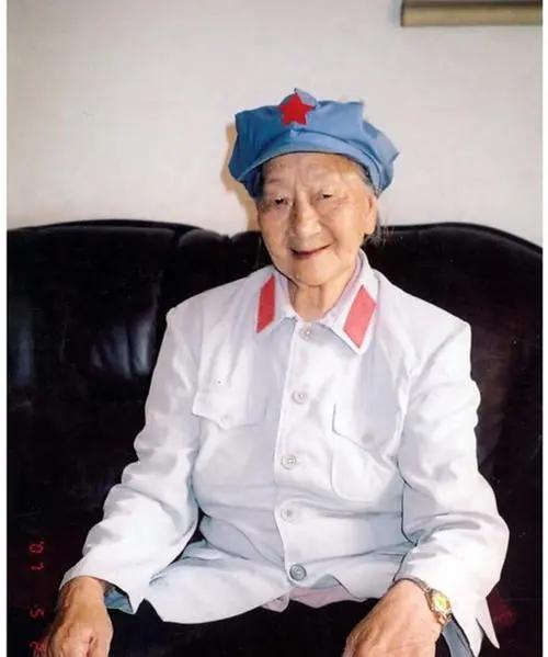 王泉媛，西路军妇女抗日先锋团团长，参加长征。西路军失败后被俘，脱险后和组织失联，