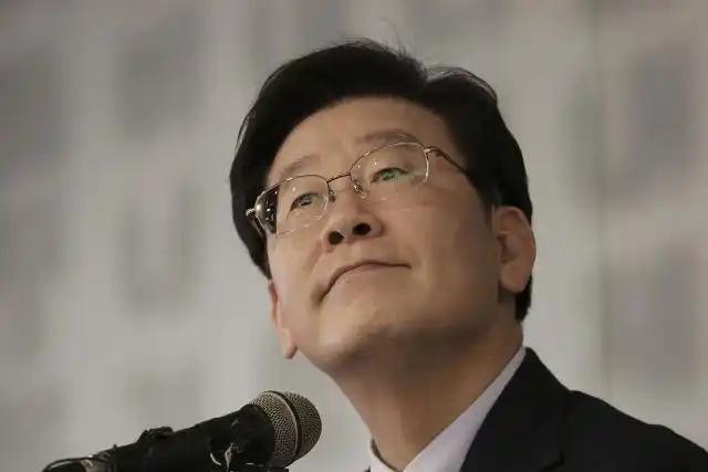 短短48小时，特朗普见识了：金正恩的聪明，李在明的刁，中国的稳。就在48小时之内