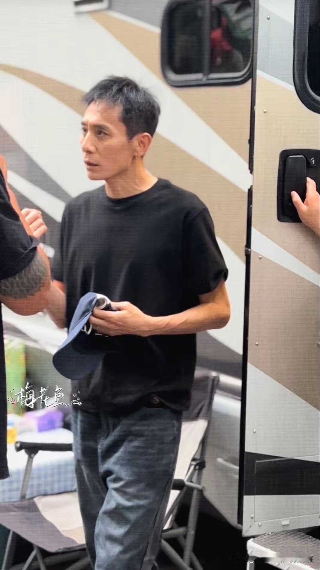 刘烨依家瘦到蜢咁，🈶咩好睇喔……被搜索栏推荐骗进来的[捂脸哭]，说47岁的刘