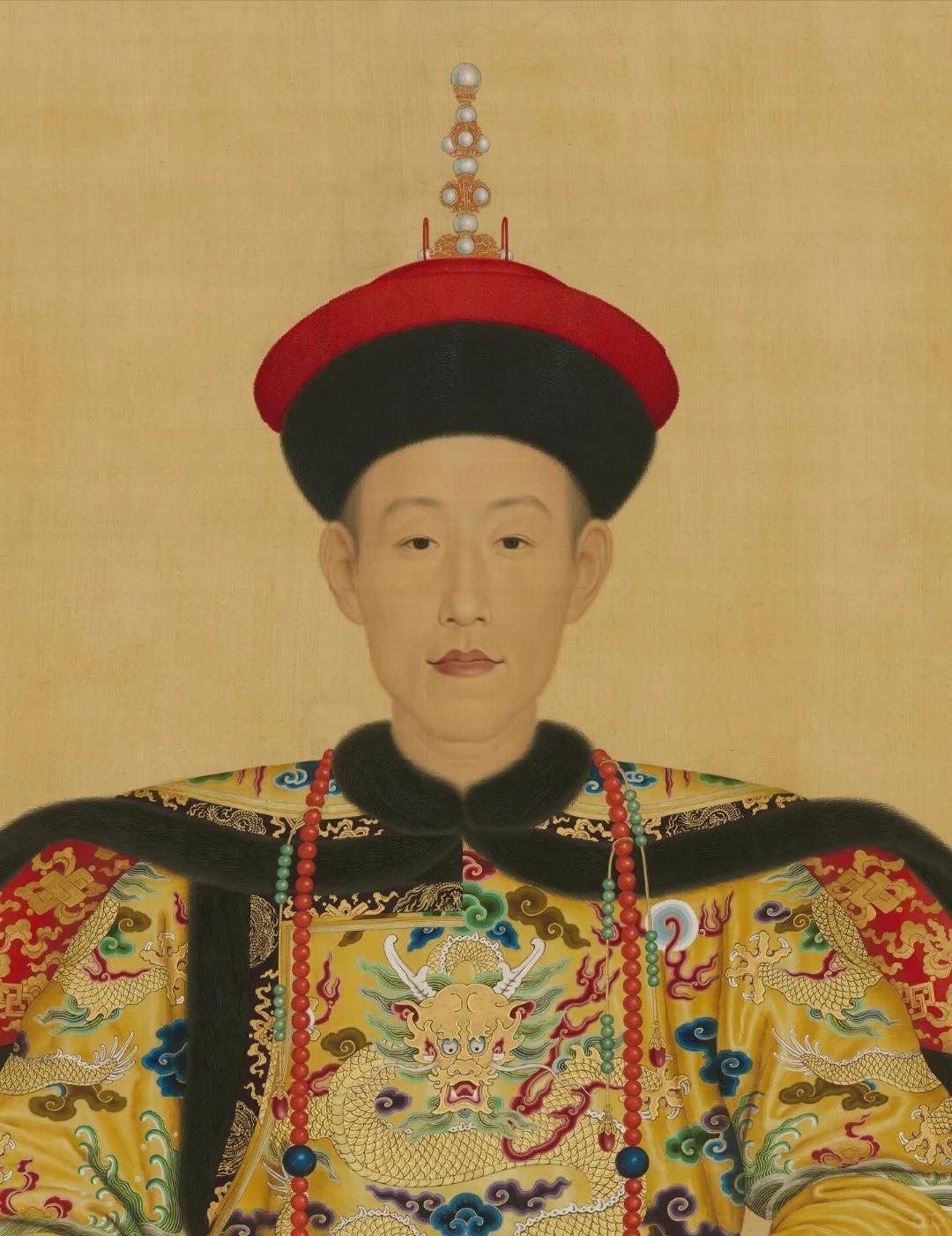 孝庄问8岁玄烨：你父皇的后宫佳丽该咋玄烨道出三字。你以为这只是祖孙俩随口的