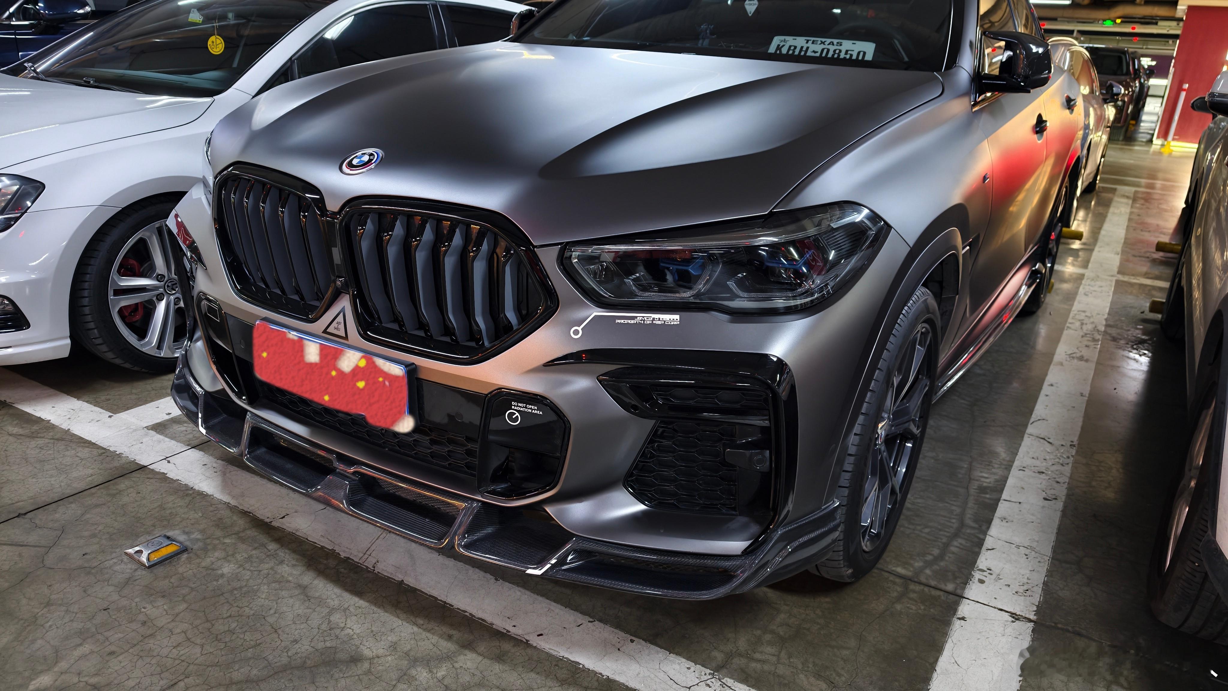 在三里屯停车场发现了这货，宝马出x9了吗，看来高手在民间啊哈哈哈宝马汽车我与汽车