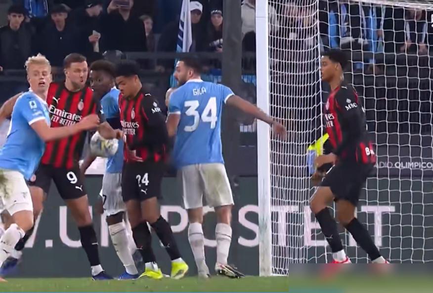 你敢信？同一套手球规则，意甲裁判一周给米兰判出俩标准！上周米兰德比补时，国米