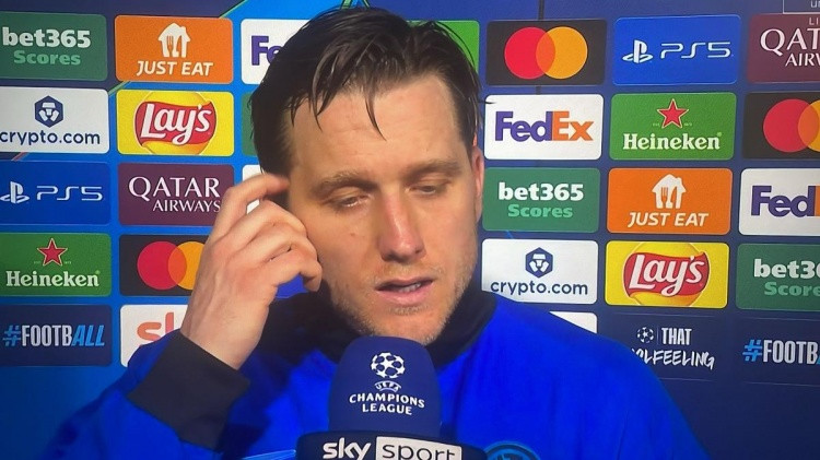 泽林斯基: 不理解裁判的判罚, 这都是点球的话那所有接触都是点球