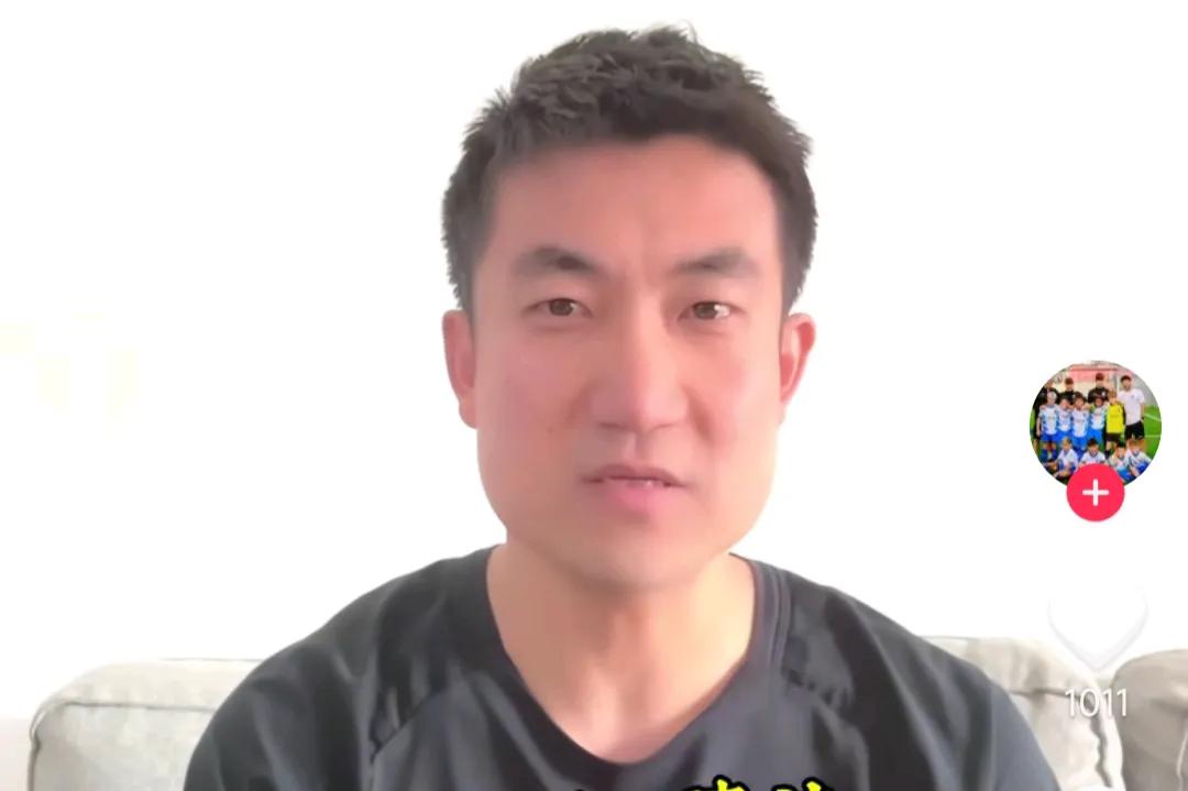 前国脚王晓龙认为董路经常诱导球迷网暴别人。王晓龙在社交媒体上表示，U16国足的