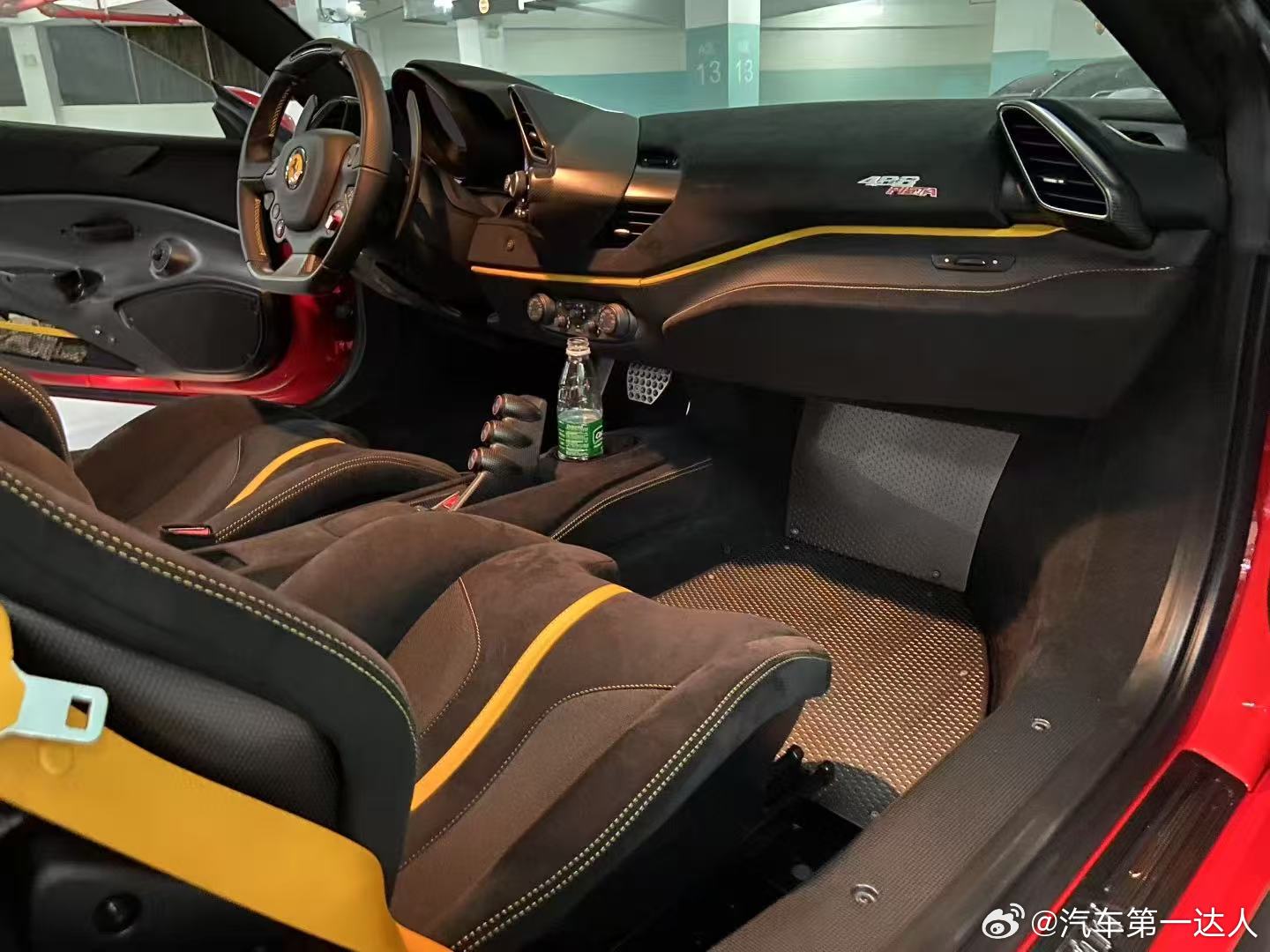 法拉利488pista5千km…19年上牌​​​