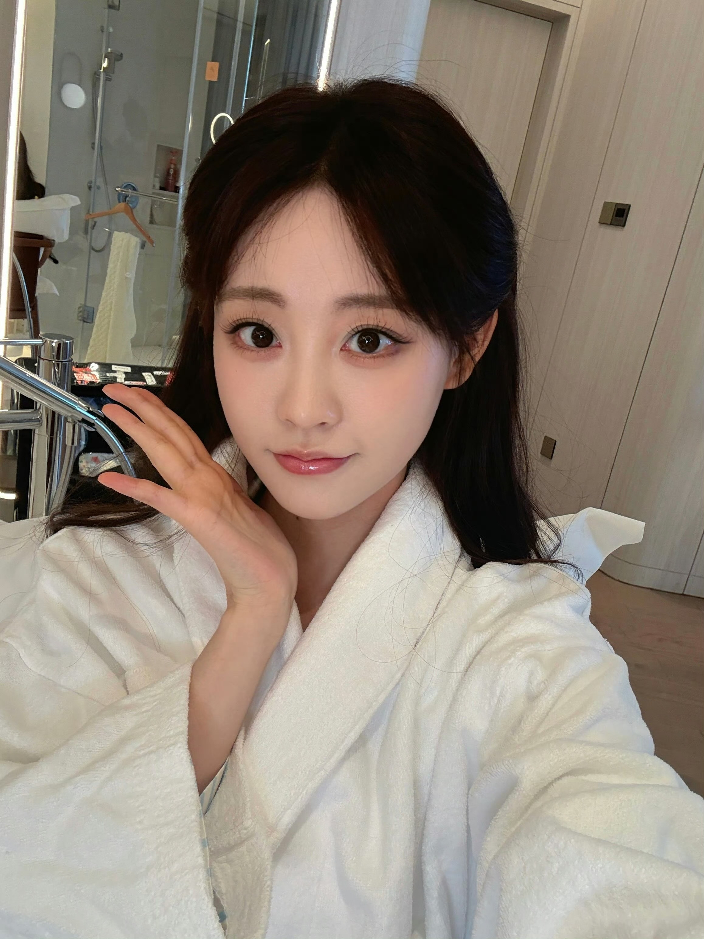 祝绪丹12月分享十八宫格来啦是五颜六色美丽动人的祝祝怎么什么风格都能驾驭的这么