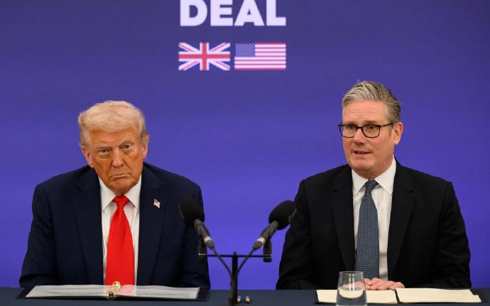 中方官宣英国首相访华，斯塔默启程前表态：不在中美间选边站1月27日的外交部记