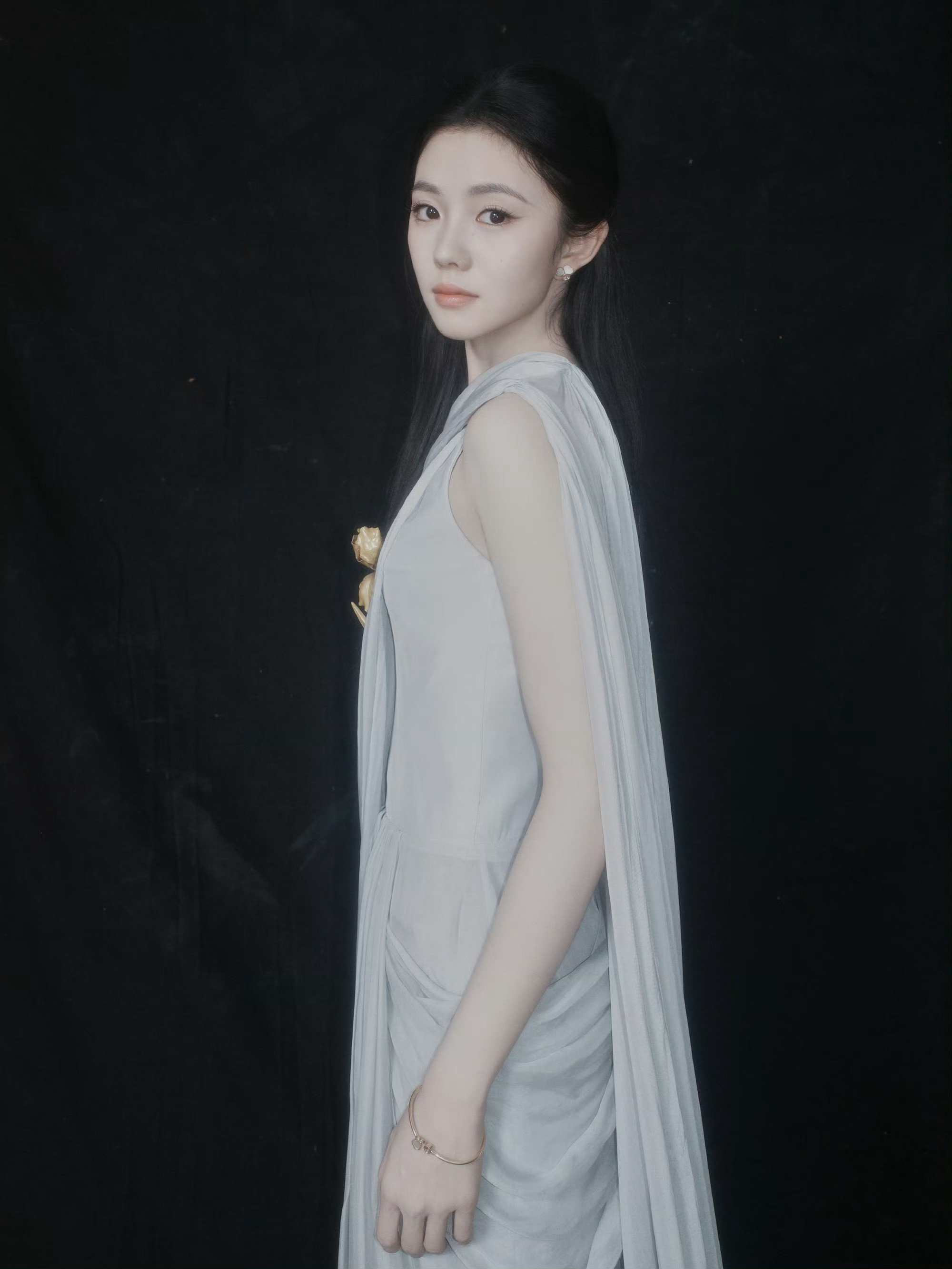 刘浩存蓝色纱裙刘浩存金玫瑰​​​刘浩存蓝色纱裙好美啊​​​