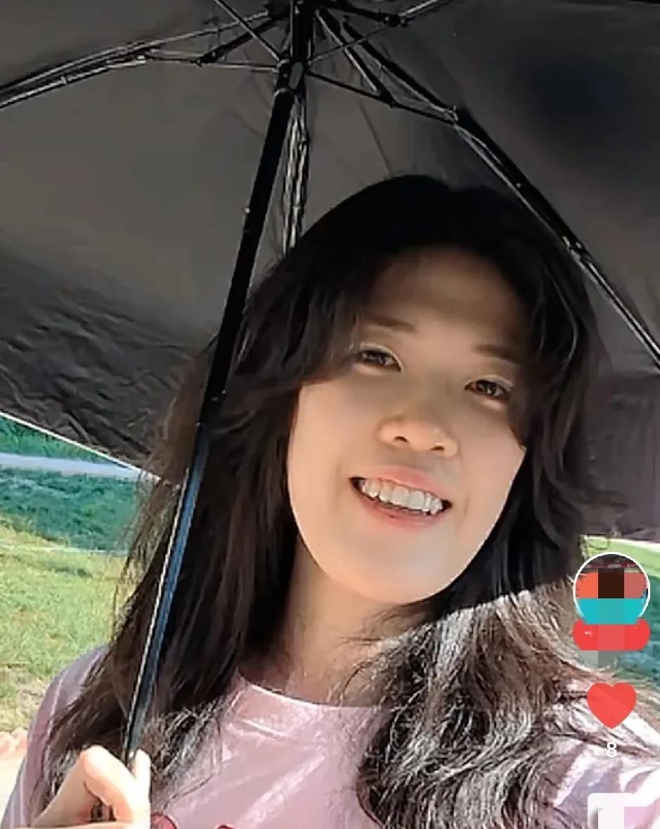 那个十七八岁时满脸婴儿肥的小姑娘，已经长大了...。