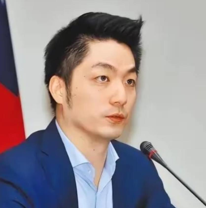 台北市市长蒋万安曾宣称，如果大陆继续在台海进行军机绕台和军演的话，他就要停掉双城
