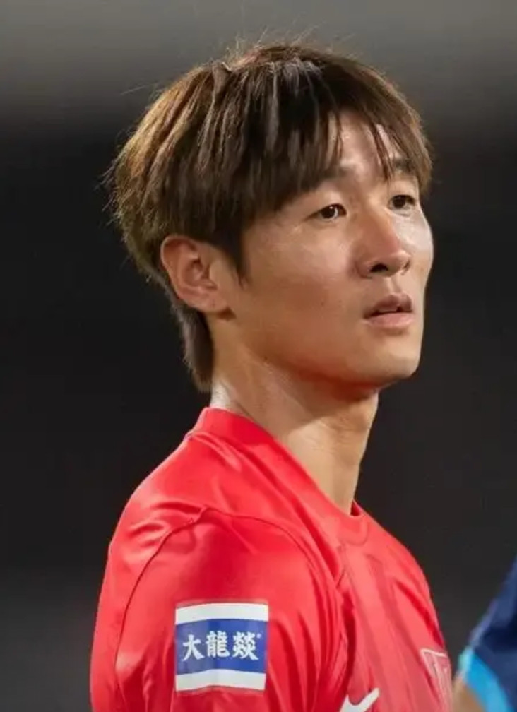 韦世豪给天底下所有男人上了一课他做的最对的事情不是炮轰足校也不是硬刚裁判