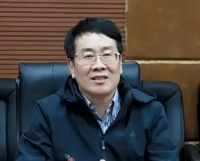总有叔父想要夺取“朕”的江山，古人诚不欺我，从古至今皆是如此。宗泽后想要从宗馥
